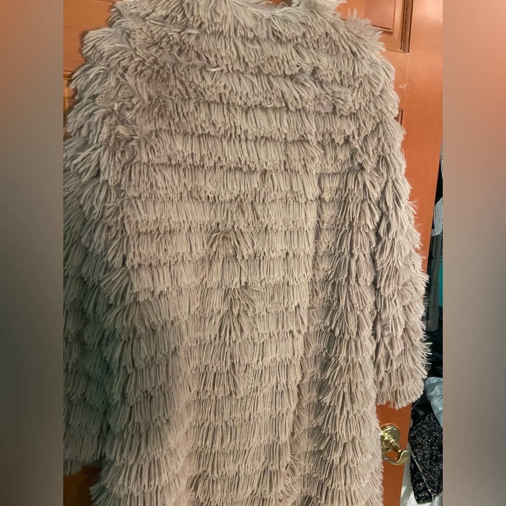 Saints and secrets fringe faux fur coat - Picture 8 of 10